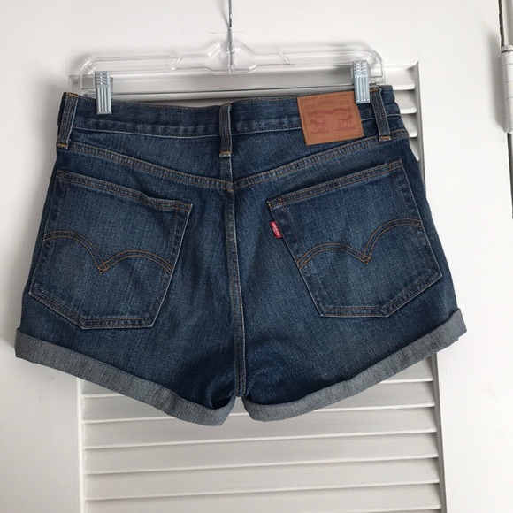 Levi’s High-Waisted shorts - Picture 3 of 6